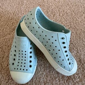 Native shoes size 11